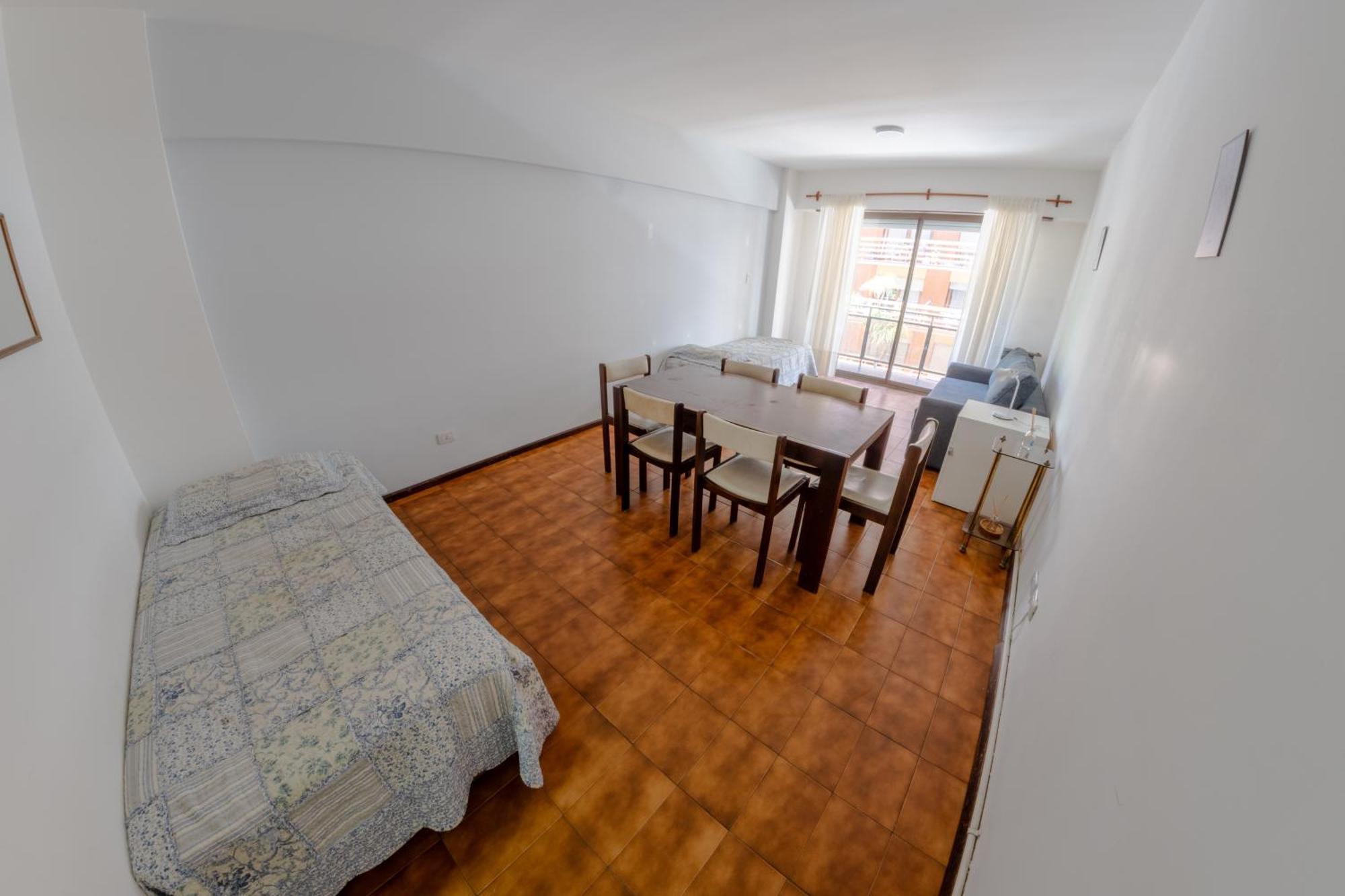 Apartment Check And - La Rioja - 6 Huespedes Amplio Con Balcon Al Frente *